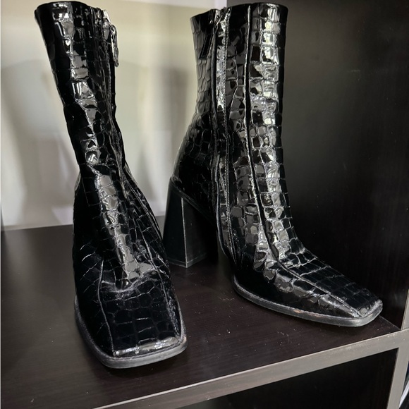 Hurricane Croc Boots - Picture 6 of 6